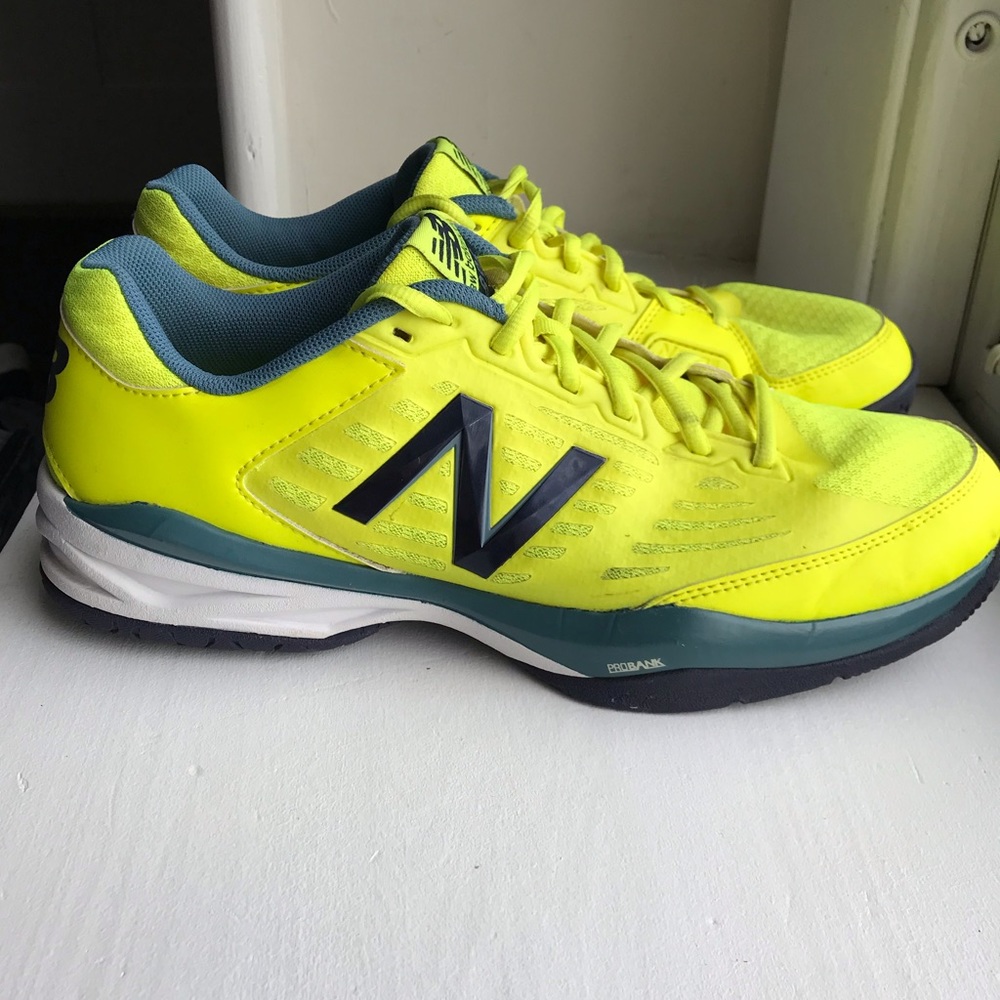 New balance rev light 896 men’s shoes 9.5 yellow